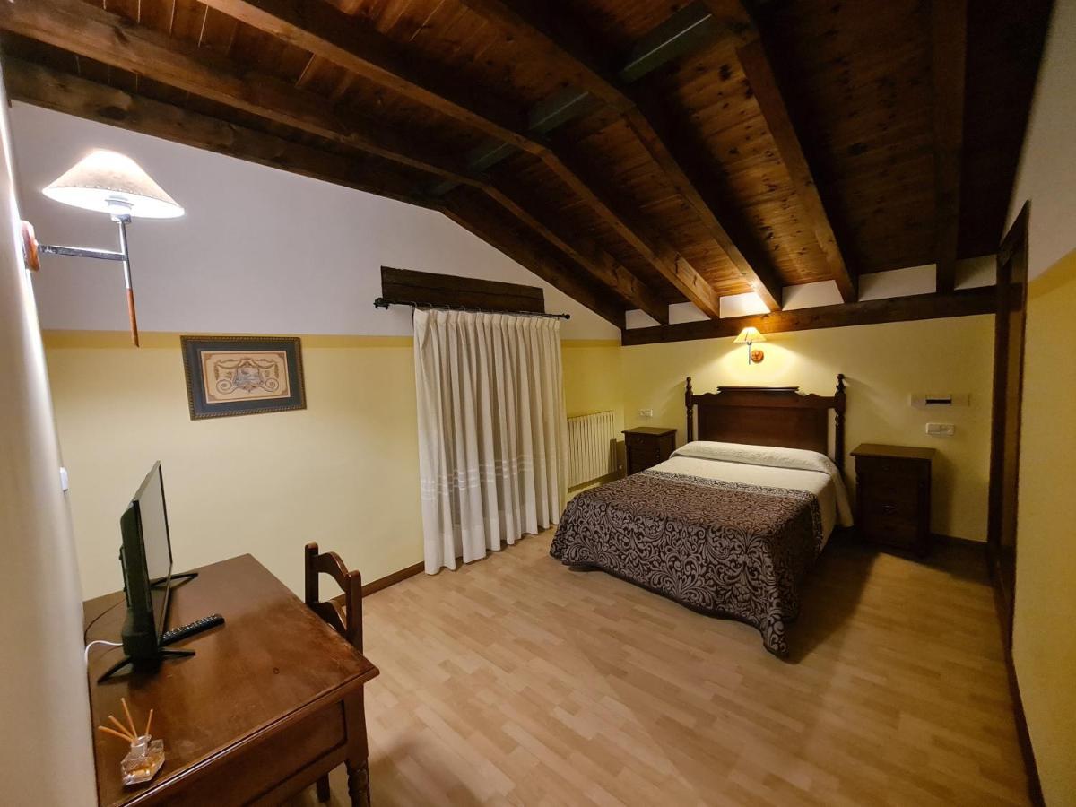 Hostal Las Nieves Salduero Extérieur photo