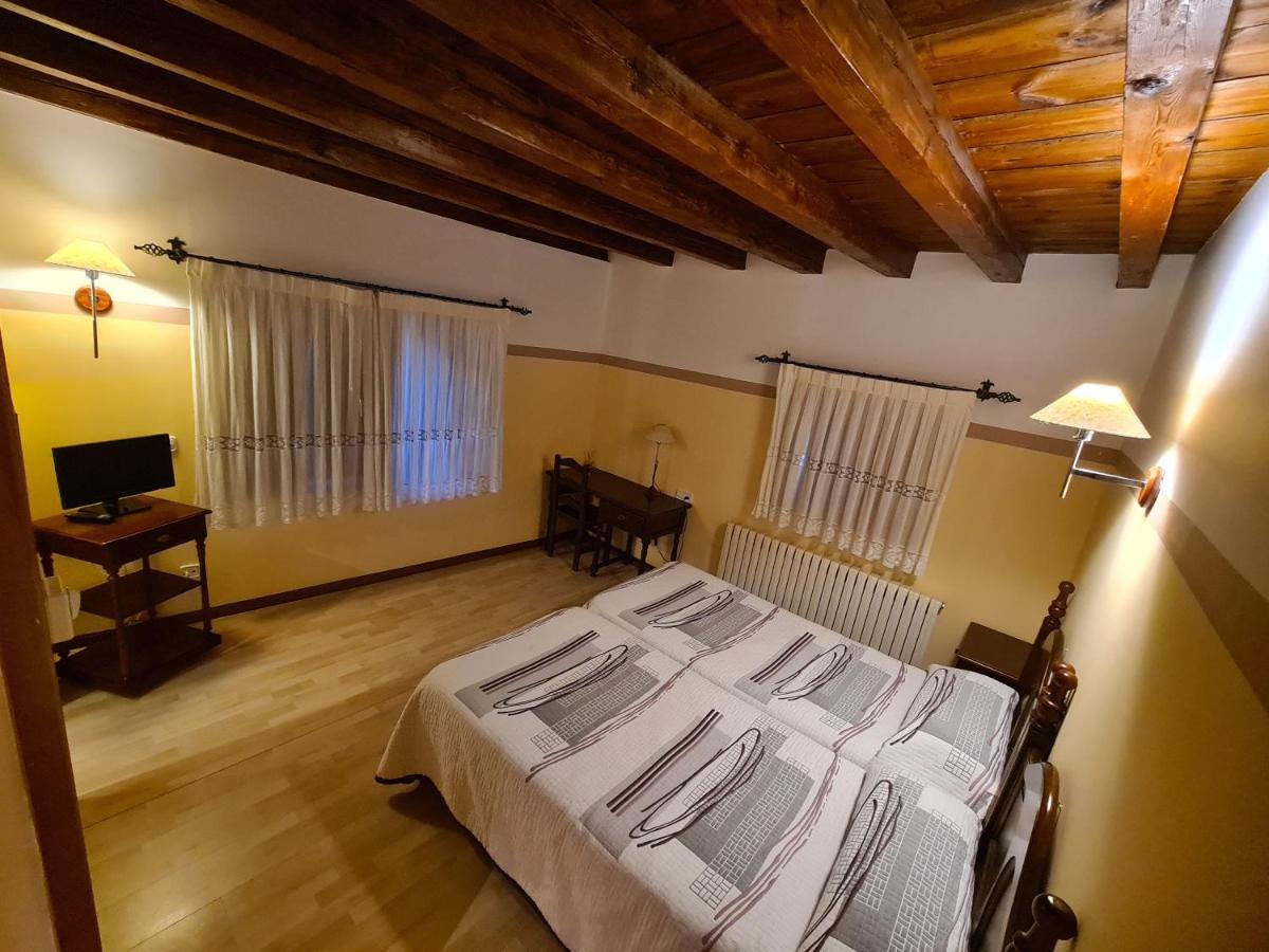 Hostal Las Nieves Salduero Extérieur photo